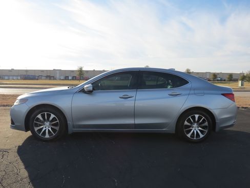 Used 2016 Acura TLX w/ Technology Package image 3