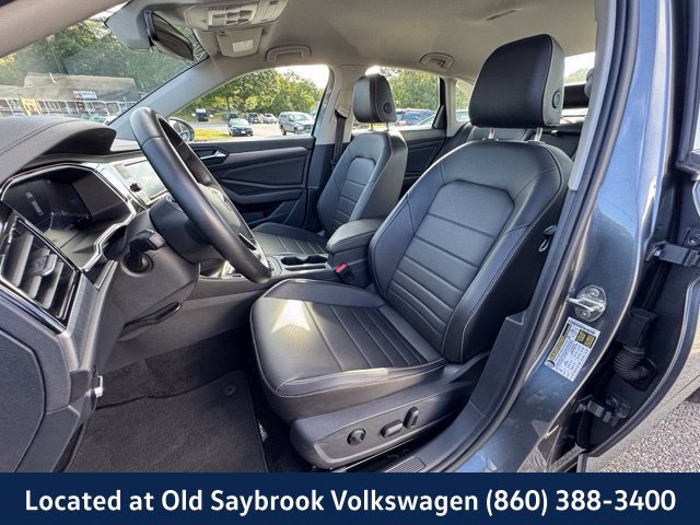 Certified 2023 Volkswagen Jetta SE FWD image 28