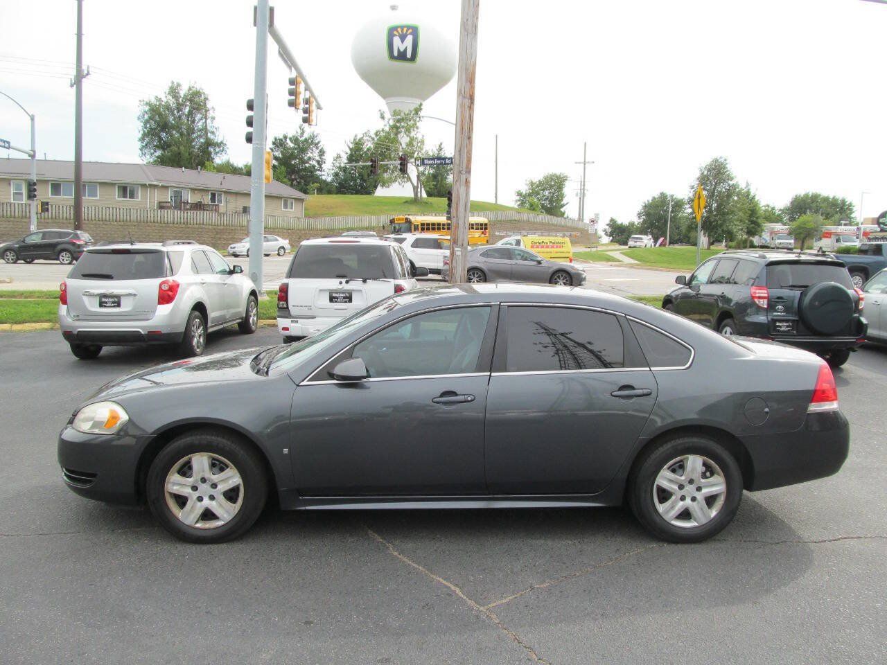 Used 2010 Chevrolet Impala LS FWD image 2