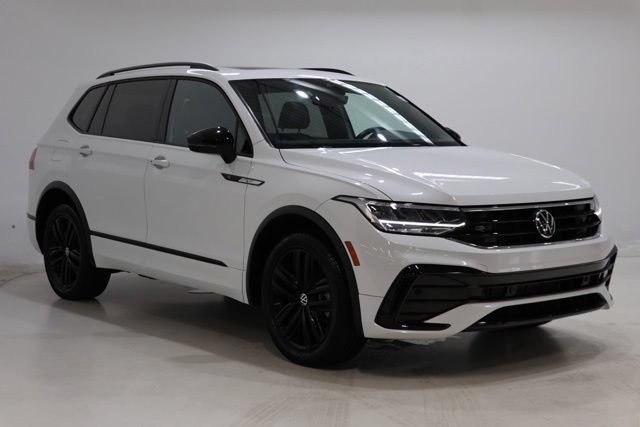 Used 2022 Volkswagen Tiguan SE R-Line FWD image 1