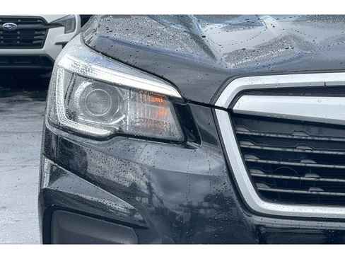 Used 2020 Subaru Forester Premium image 11