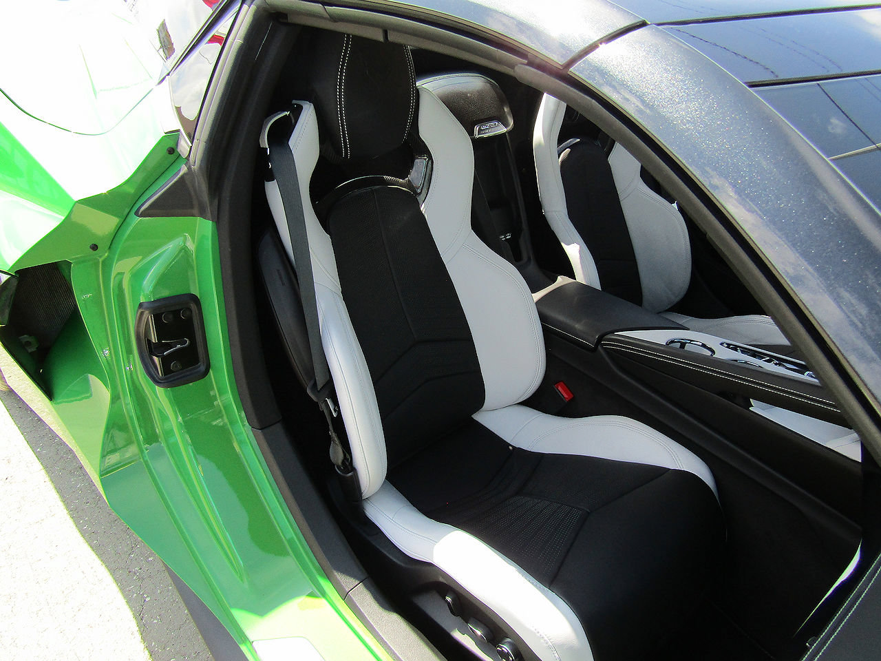 Used 2026 Chevrolet Corvette Stingray Preferred Conv w/ Z51 Performance Package RWD image 12