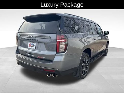 Certified 2022 Chevrolet Suburban RST w/ Sport Performance Package image 8