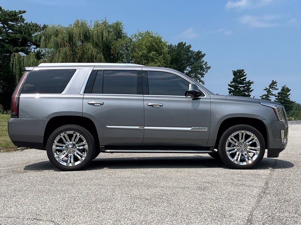 Used 2018 Cadillac Escalade Luxury w/ LPO, Radiant Package AWD/4WD image 8