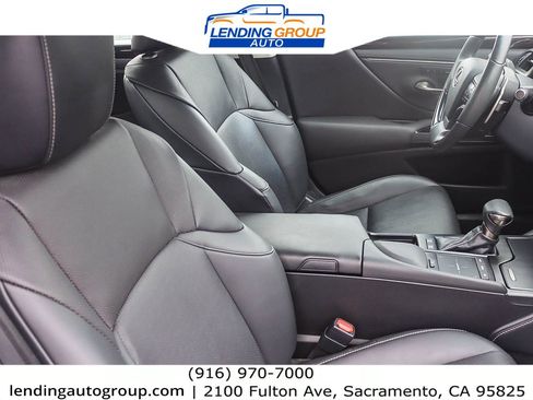 Used 2019 Lexus ES 300h image 16