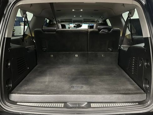 Used 2018 Chevrolet Suburban LT image 14