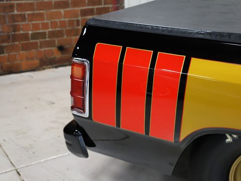 Used 1992 Dodge D/W Truck 150 image 30