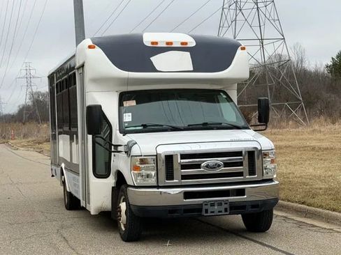 Used 2013 Ford E-350 and Econoline 350 Super Duty w/ Shuttle Bus Prep Pkg RWD image 9