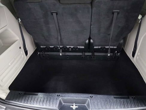 Used 2016 Dodge Grand Caravan SXT image 36