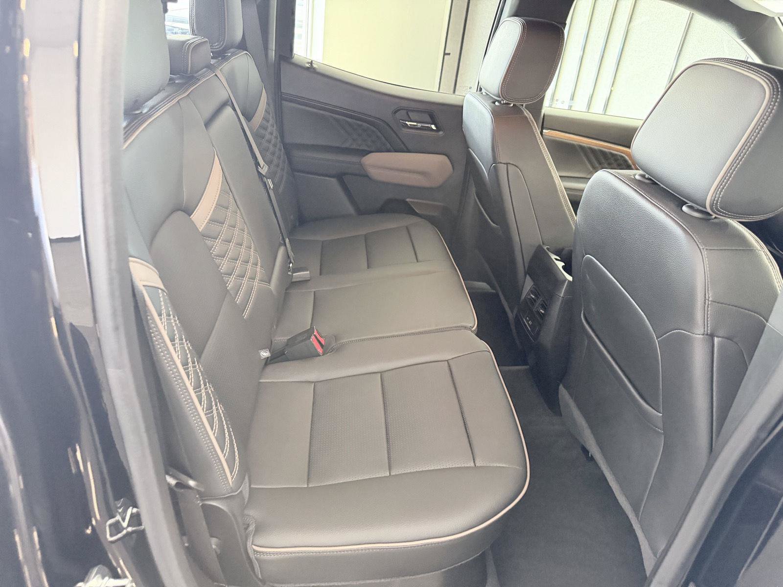 Used 2023 GMC Canyon Denali AWD/4WD image 28