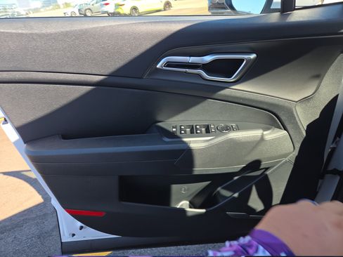 New 2026 Kia Sportage LX w/ LX Convenience Package image 9