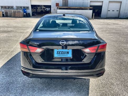 Used 2025 Nissan Altima 2.5 SV image 31