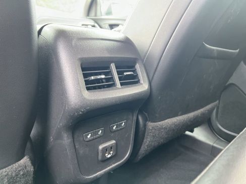 Used 2021 Chevrolet Equinox Premier FWD image 22