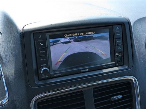 Used 2020 Dodge Grand Caravan SXT image 18