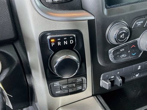 Used 2019 RAM 1500 Big Horn AWD/4WD image 16