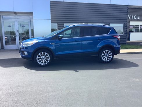 Used 2017 Ford Escape Titanium AWD/4WD image 2