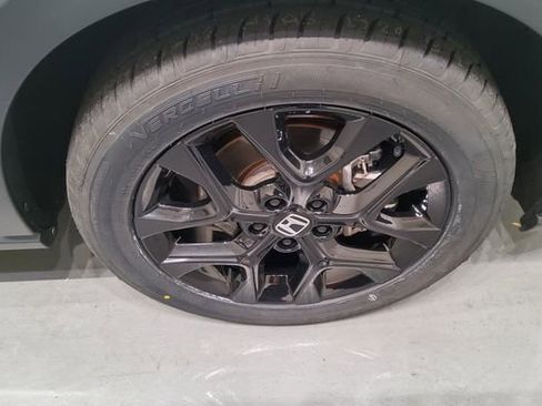 Certified 2025 Honda HR-V Sport image 36
