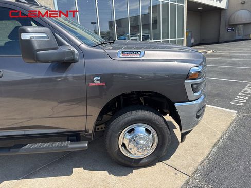 New 2026 RAM 3500 Tradesman AWD/4WD image 11