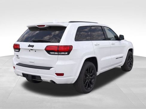 Used 2021 Jeep Grand Cherokee Laredo X AWD/4WD image 4