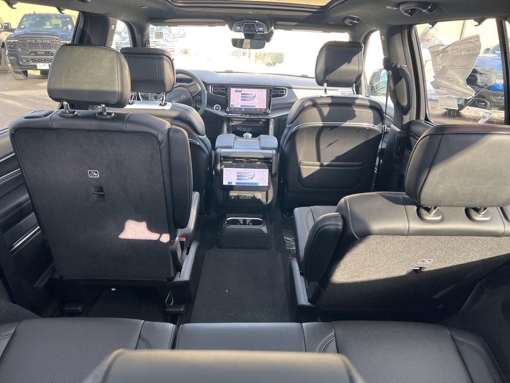 New 2026 Jeep Grand Wagoneer Summit AWD/4WD image 19