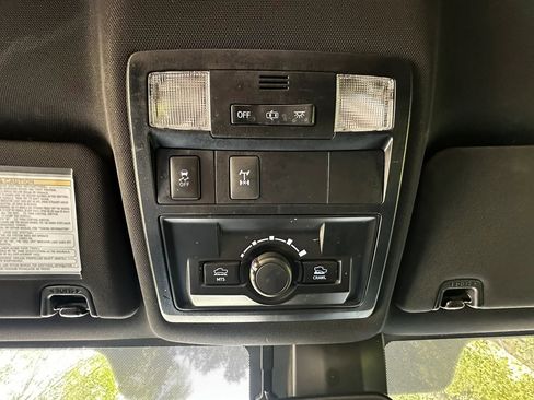 Used 2019 Toyota Tacoma TRD Off-Road w/ Technology Package image 48