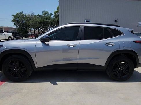 Used 2025 Chevrolet Trax ACTIV w/ Sunroof Package FWD image 5