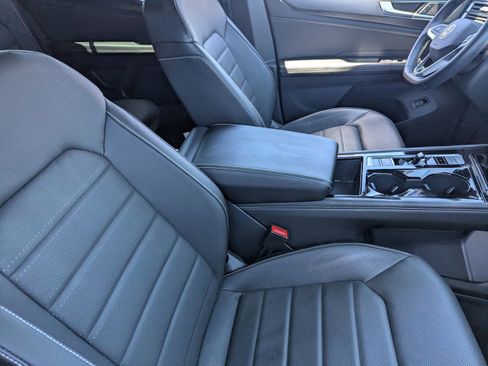 Used 2024 Volkswagen Atlas Cross Sport SEL R-Line AWD/4WD image 9