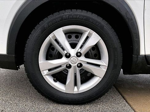 Used 2019 Nissan Kicks S image 10