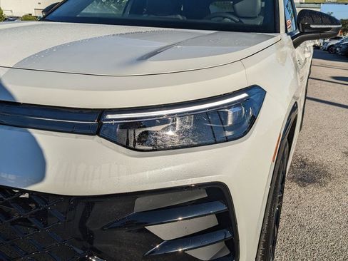 New 2026 Volkswagen Tiguan SE R-Line image 11