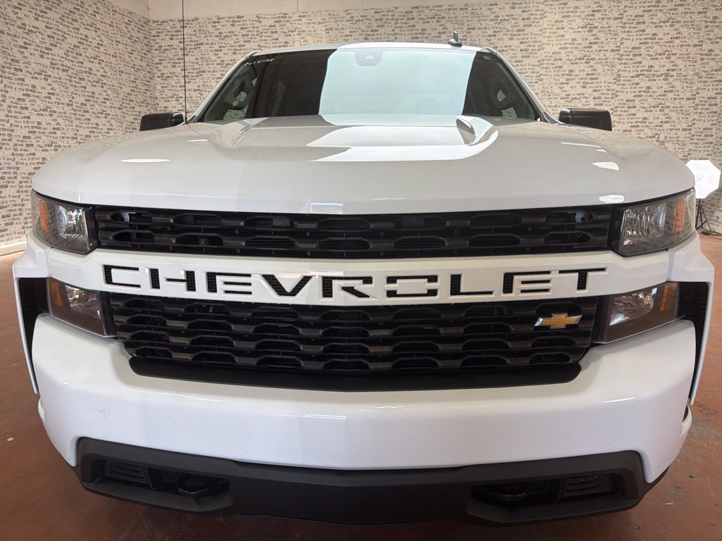 Used 2022 Chevrolet Silverado 1500 Custom w/ Safety Confidence Package RWD image 2