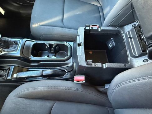 Used 2022 Jeep Gladiator Sport image 26