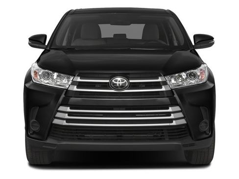 Used 2017 Toyota Highlander Plus AWD/4WD image 4