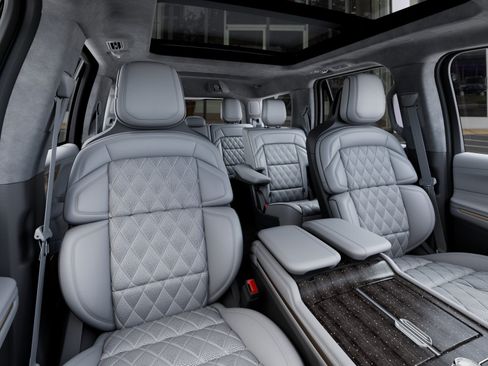 New 2027 Lincoln Navigator Black Label AWD/4WD image 10