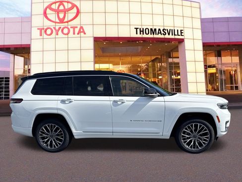 Used 2025 Jeep Grand Cherokee L Summit AWD/4WD image 4