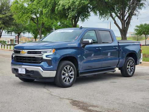 Used 2024 Chevrolet Silverado 1500 LT image 2