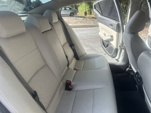 Used 2025 Nissan Altima 2.5 SL AWD/4WD image 11
