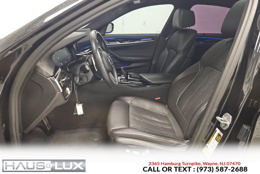 Used 2021 BMW M550i xDrive w/ Executive Package AWD/4WD image 4