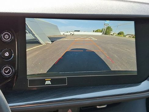 Used 2023 Buick Envision Essence image 18