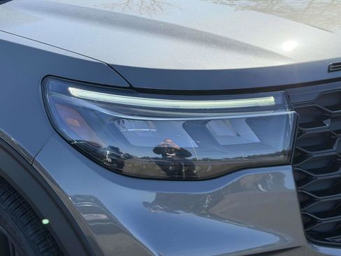 New 2026 Ford Explorer ST-Line image 8