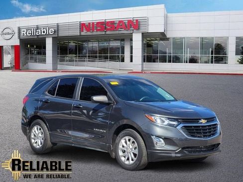 Used 2021 Chevrolet Equinox LS w/ LS Convenience Package FWD image 1