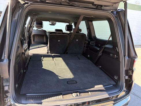 Used 2023 Jeep Wagoneer 4WD image 28