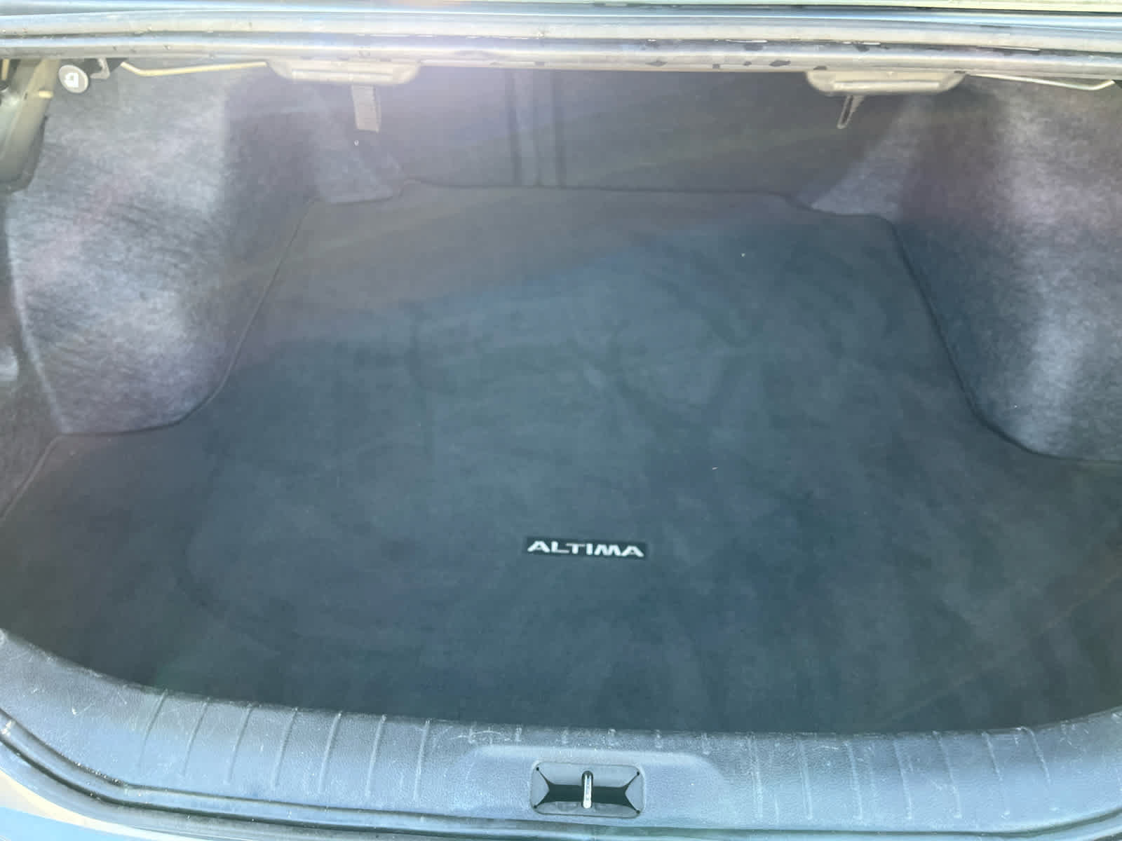 Used 2024 Nissan Altima 2.5 SV FWD image 24