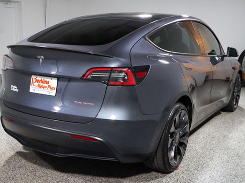 Used 2022 Tesla Model Y Performance image 7
