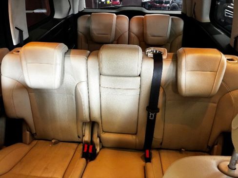 Used 2018 Mercedes-Benz GLS 450 4MATIC w/ Premium Package image 31
