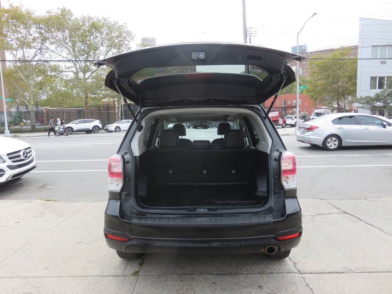 Used 2017 Subaru Forester 2.5i Limited AWD/4WD image 21