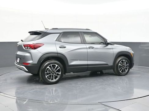 New 2026 Chevrolet TrailBlazer LT w/ Convenience Package FWD image 11