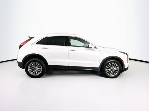 Used 2024 Cadillac XT4 Premium Luxury image 10