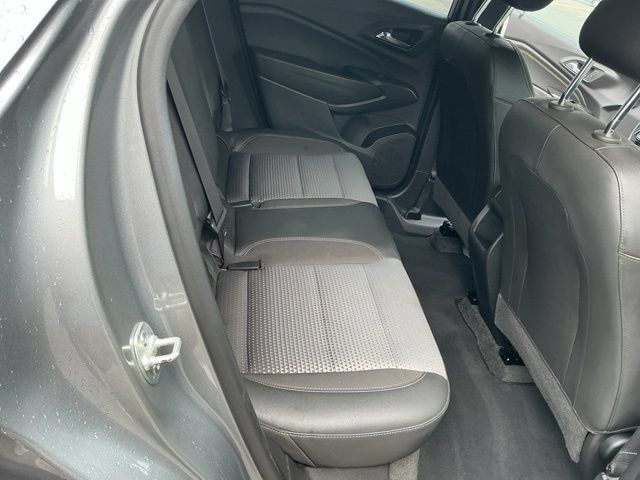 Used 2025 Chevrolet Trax LT FWD image 16