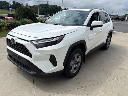 Used 2025 Toyota RAV4 XLE w/ Convenience Package AWD/4WD image 3