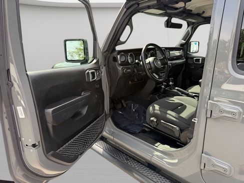 Used 2022 Jeep Gladiator Sport AWD/4WD image 16